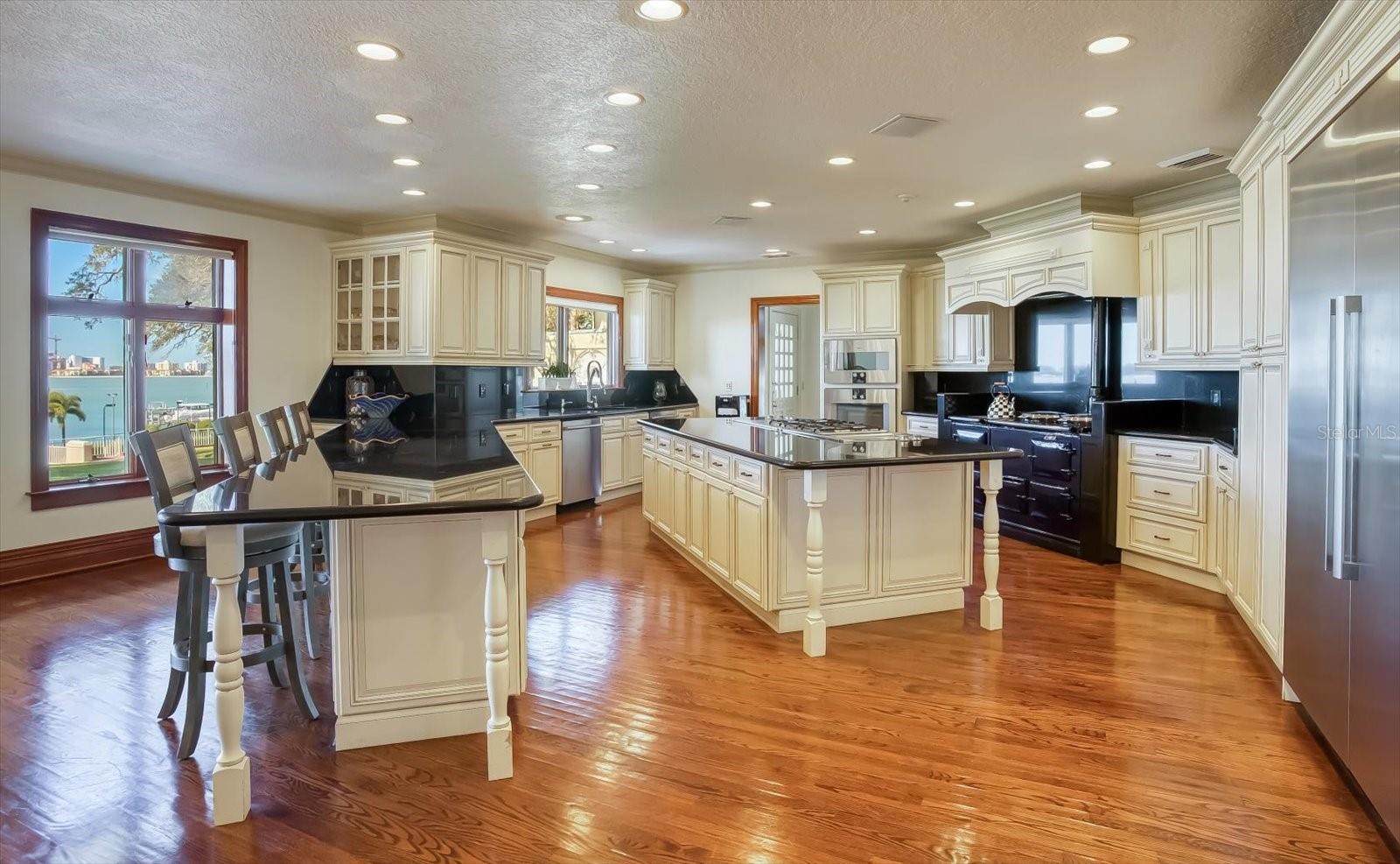 HARBOR OAKS - Residential