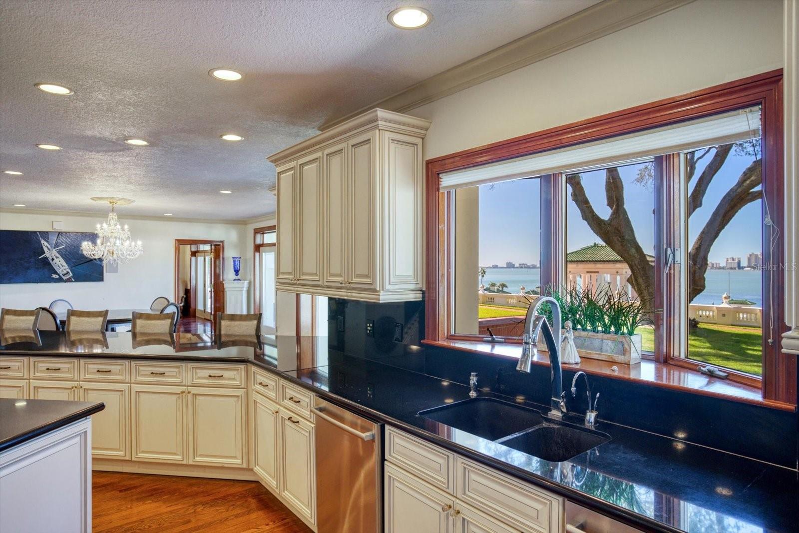 HARBOR OAKS - Residential