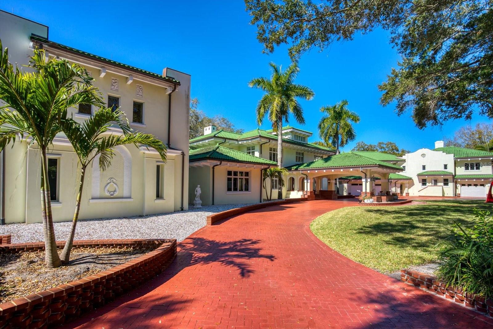 HARBOR OAKS - Residential