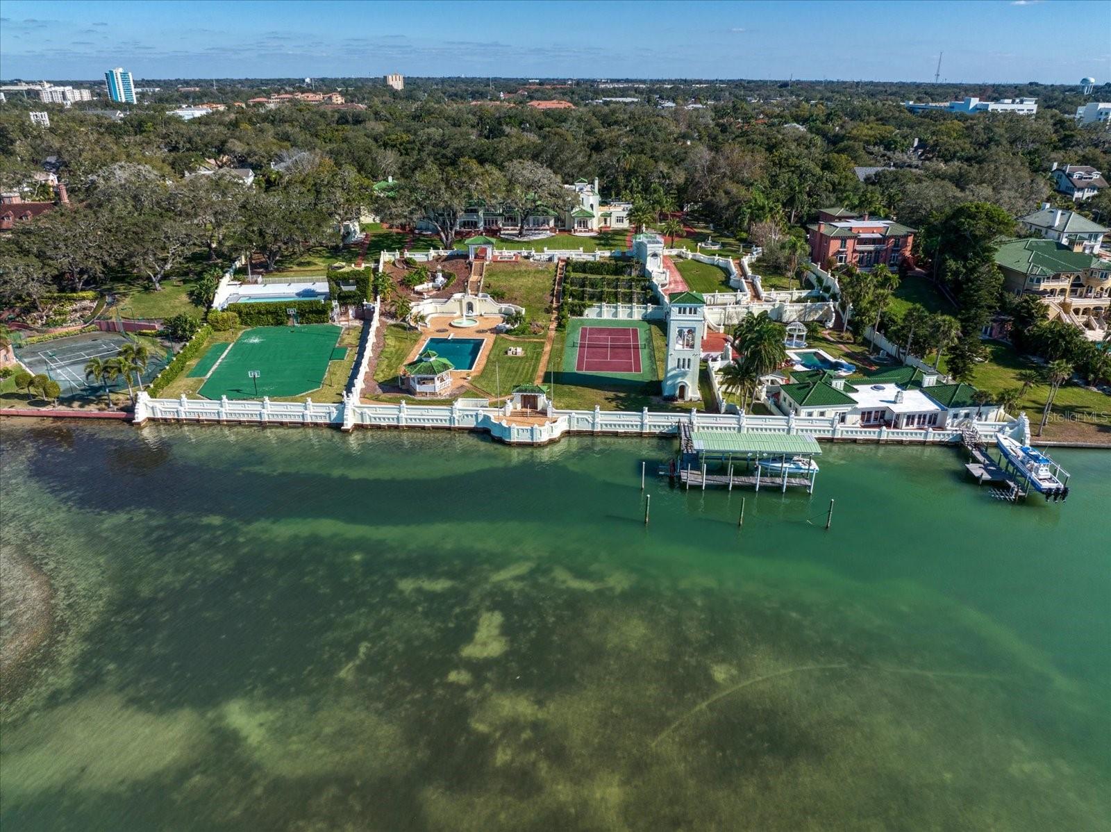 HARBOR OAKS - Residential