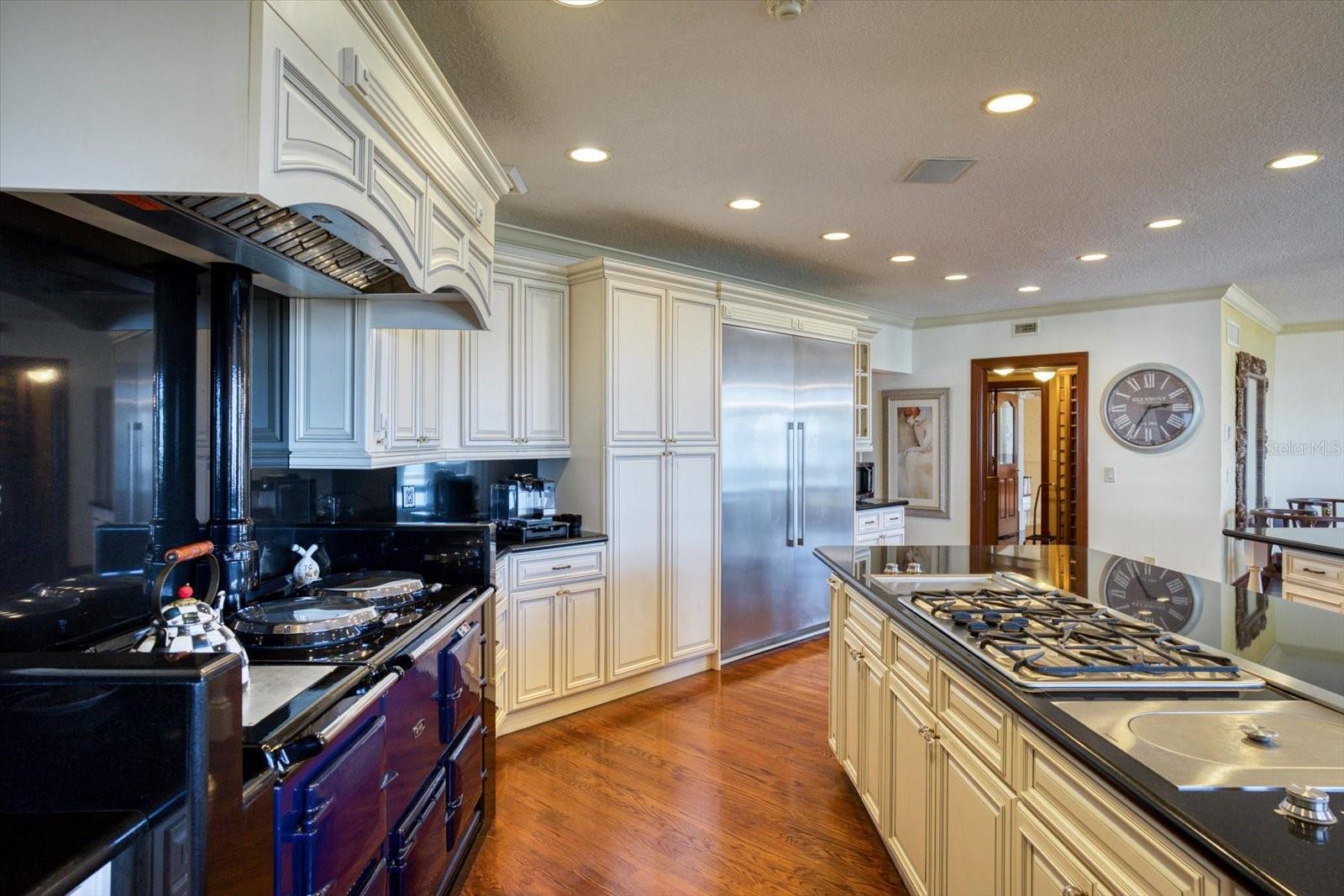 HARBOR OAKS - Residential