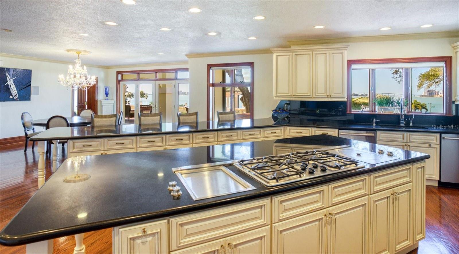 HARBOR OAKS - Residential