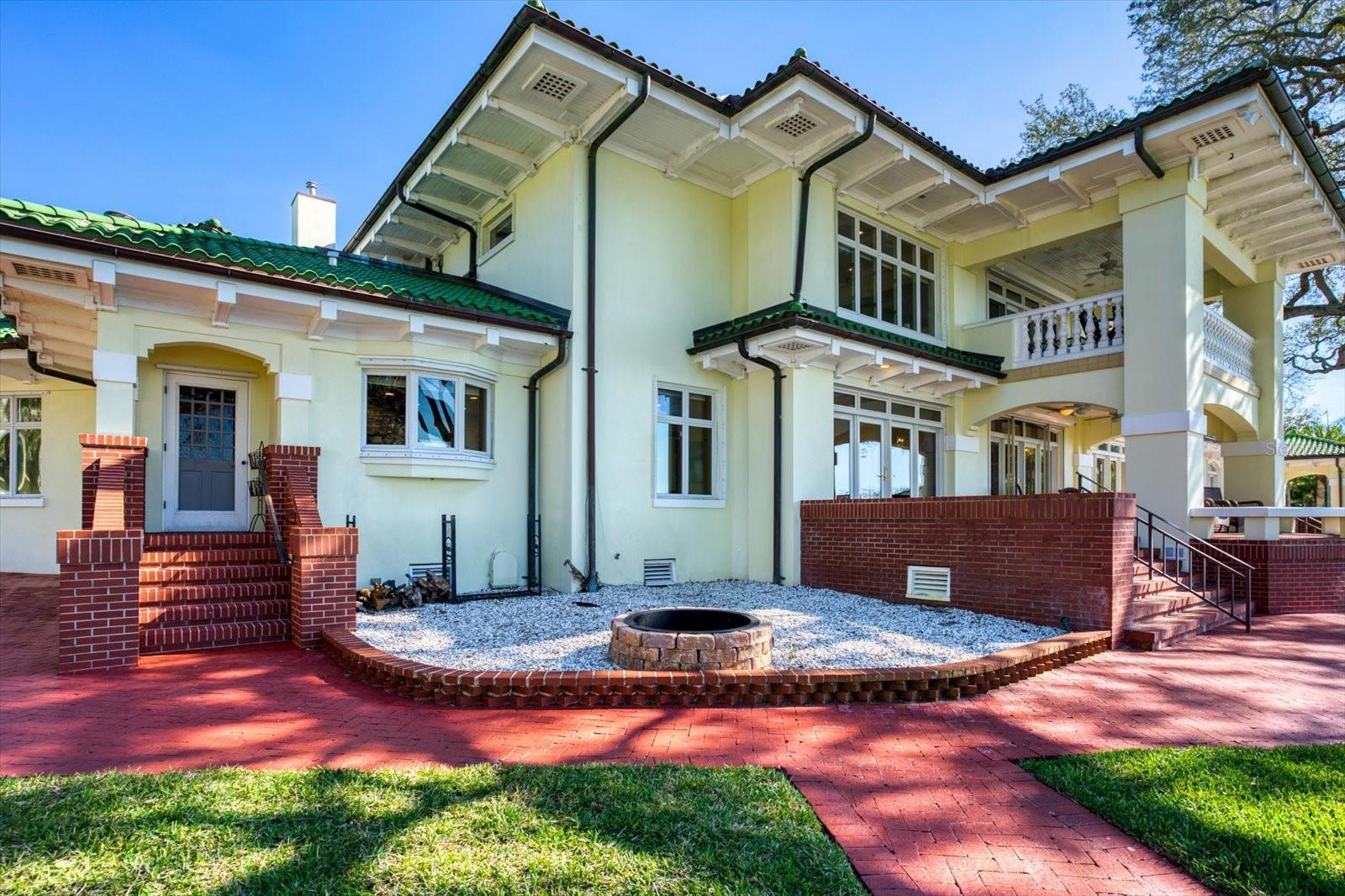 HARBOR OAKS - Residential