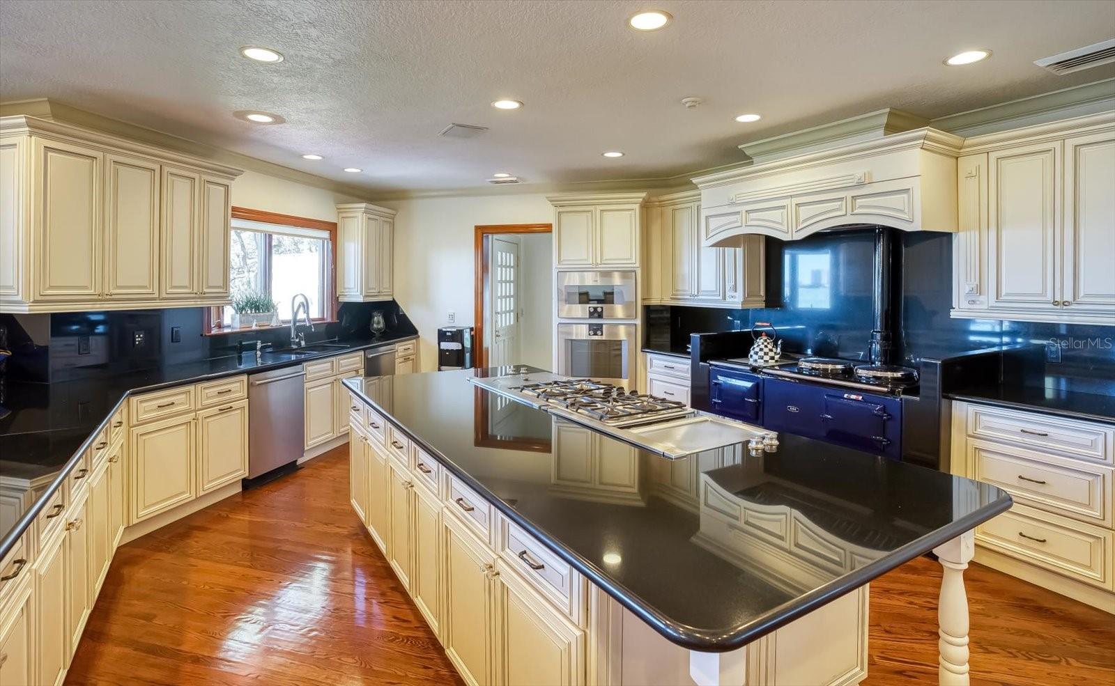 HARBOR OAKS - Residential