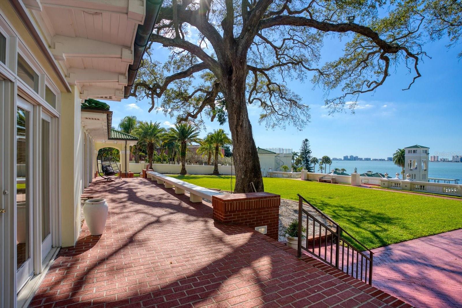 HARBOR OAKS - Residential