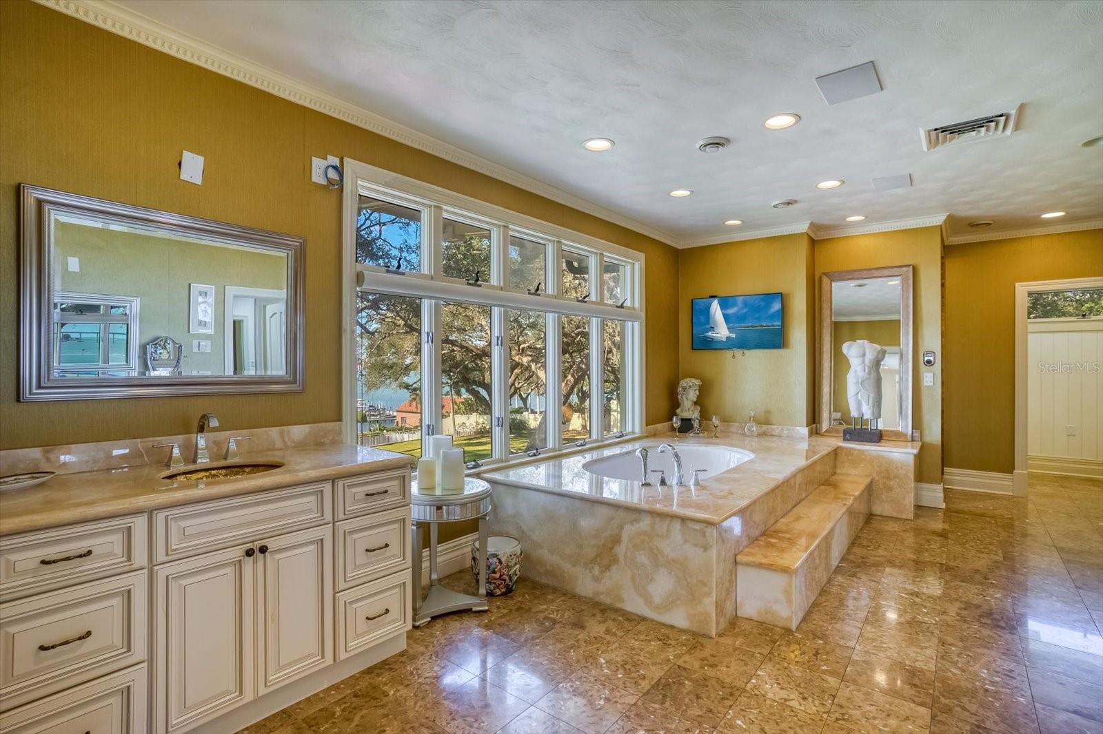 HARBOR OAKS - Residential
