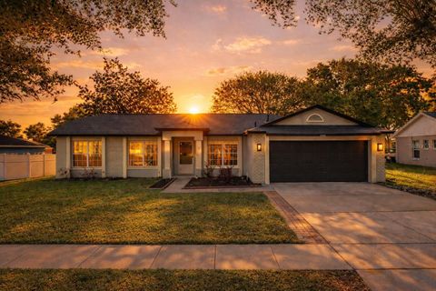 Photo of 15941 Greater Groves Boulevard, Clermont, FL 34714 (MLS # G5111191)