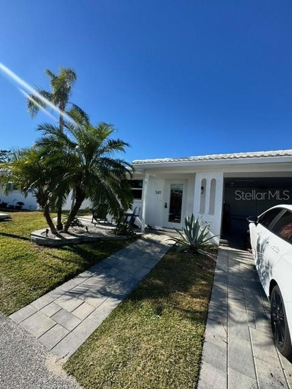 Photo of 541 Spanish Drive N, Longboat Key, FL 34228 (MLS # TB8496387)