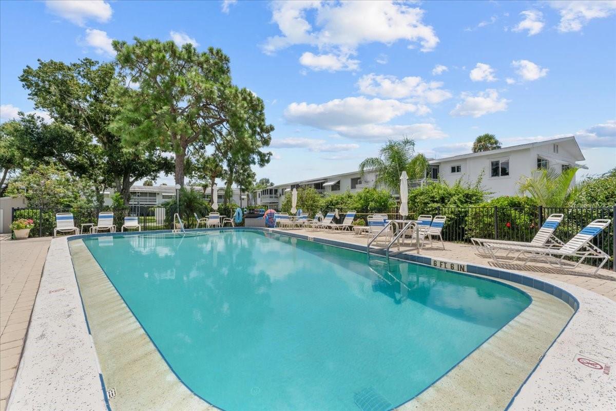 BAYSHORE GARDENS APTS 4 - Residential
