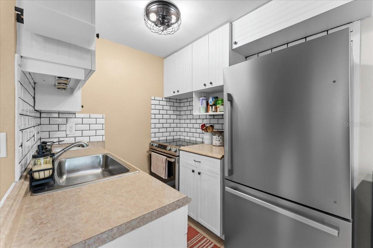 BAYSHORE GARDENS APTS 4 - Residential