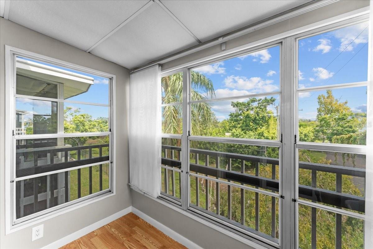 BAYSHORE GARDENS APTS 4 - Residential