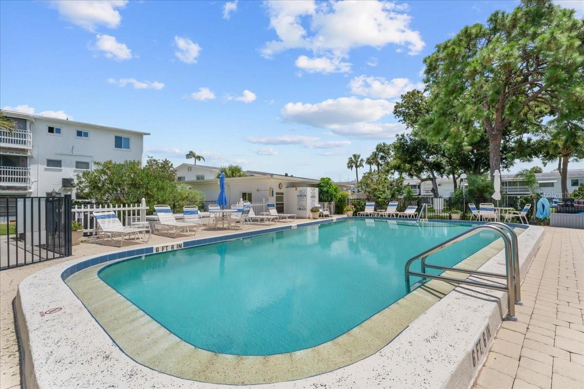 BAYSHORE GARDENS APTS 4 - Residential