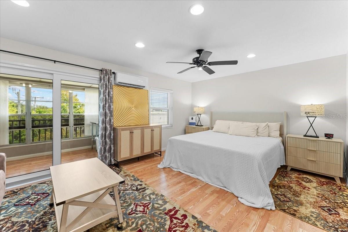 BAYSHORE GARDENS APTS 4 - Residential
