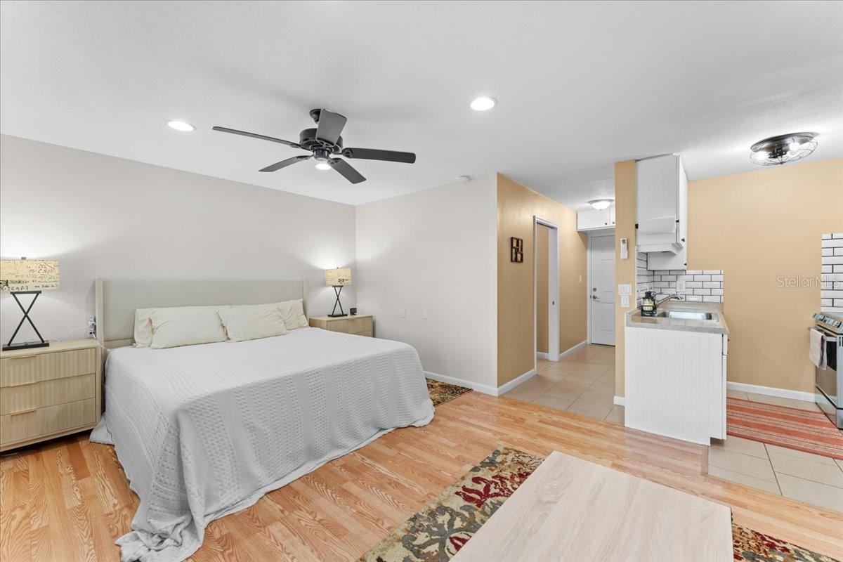 BAYSHORE GARDENS APTS 4 - Residential