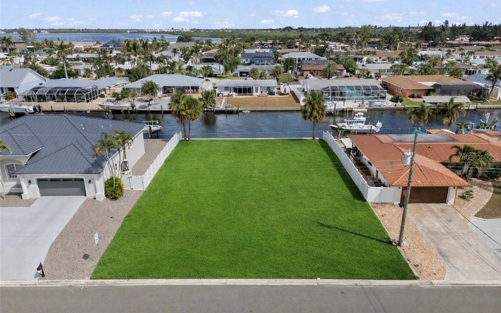 Photo of 4007 100th Street W, Bradenton, FL 34210 (MLS # A4681516)