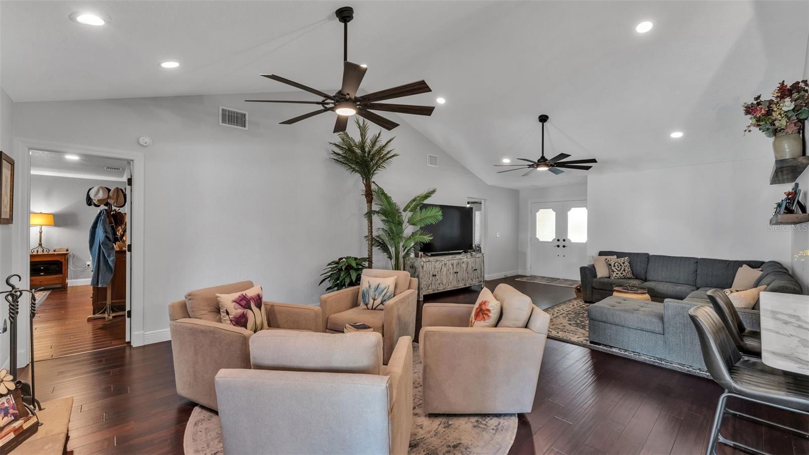 CHRISTINA OAKS PH 01 - Residential