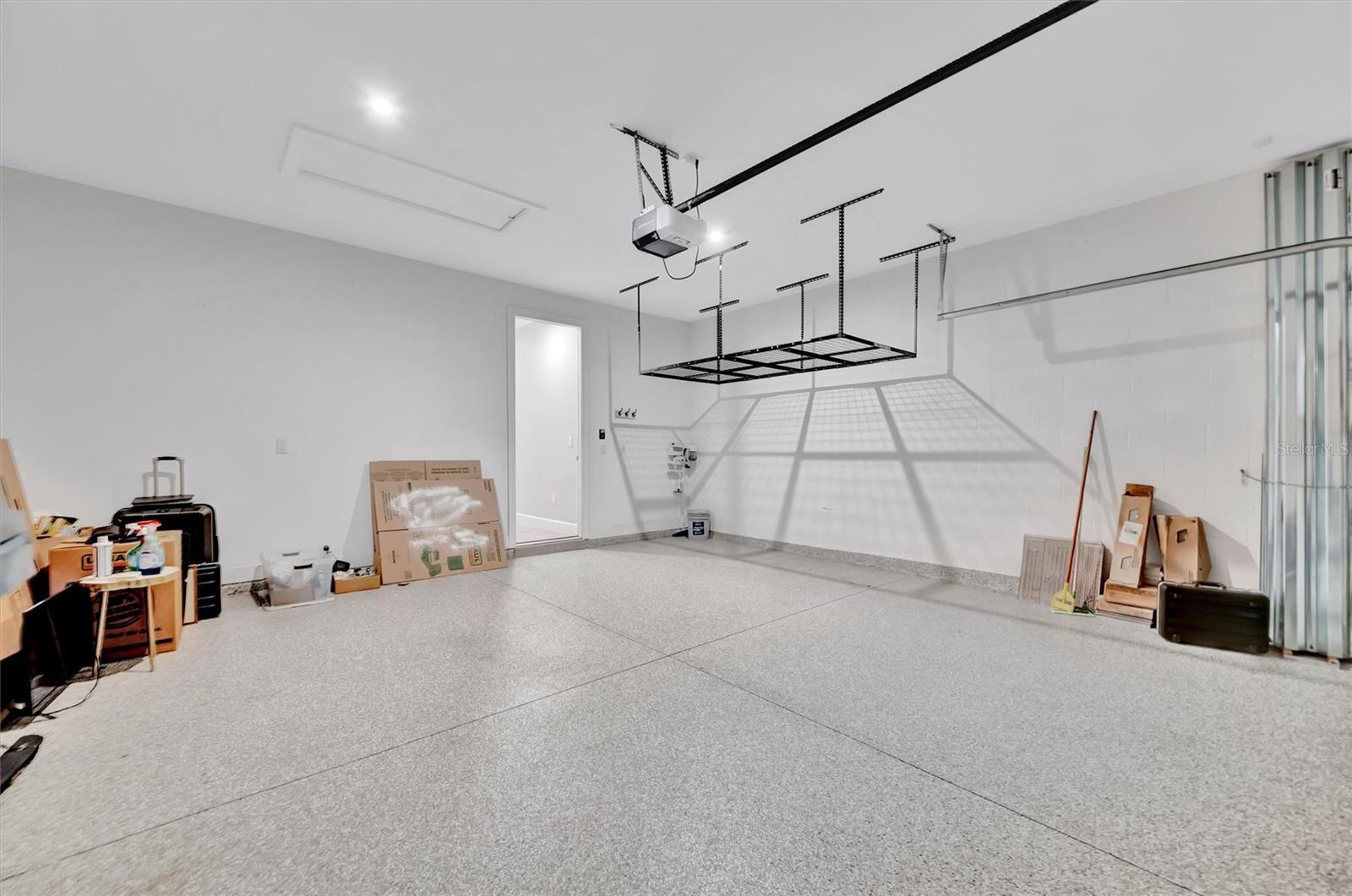 ARTISAN LAKES ESPLANADE - Residential