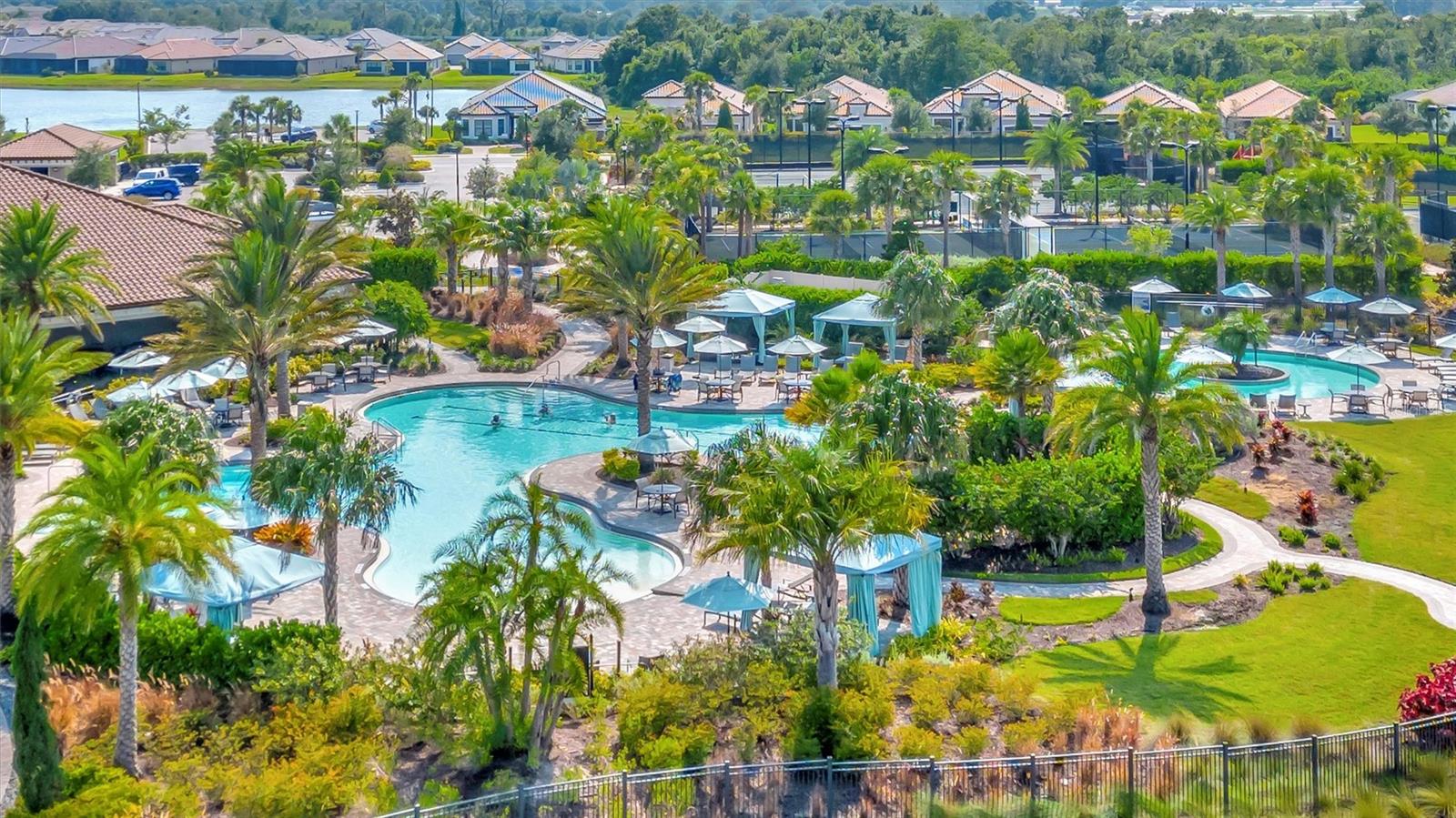 ARTISAN LAKES ESPLANADE - Residential