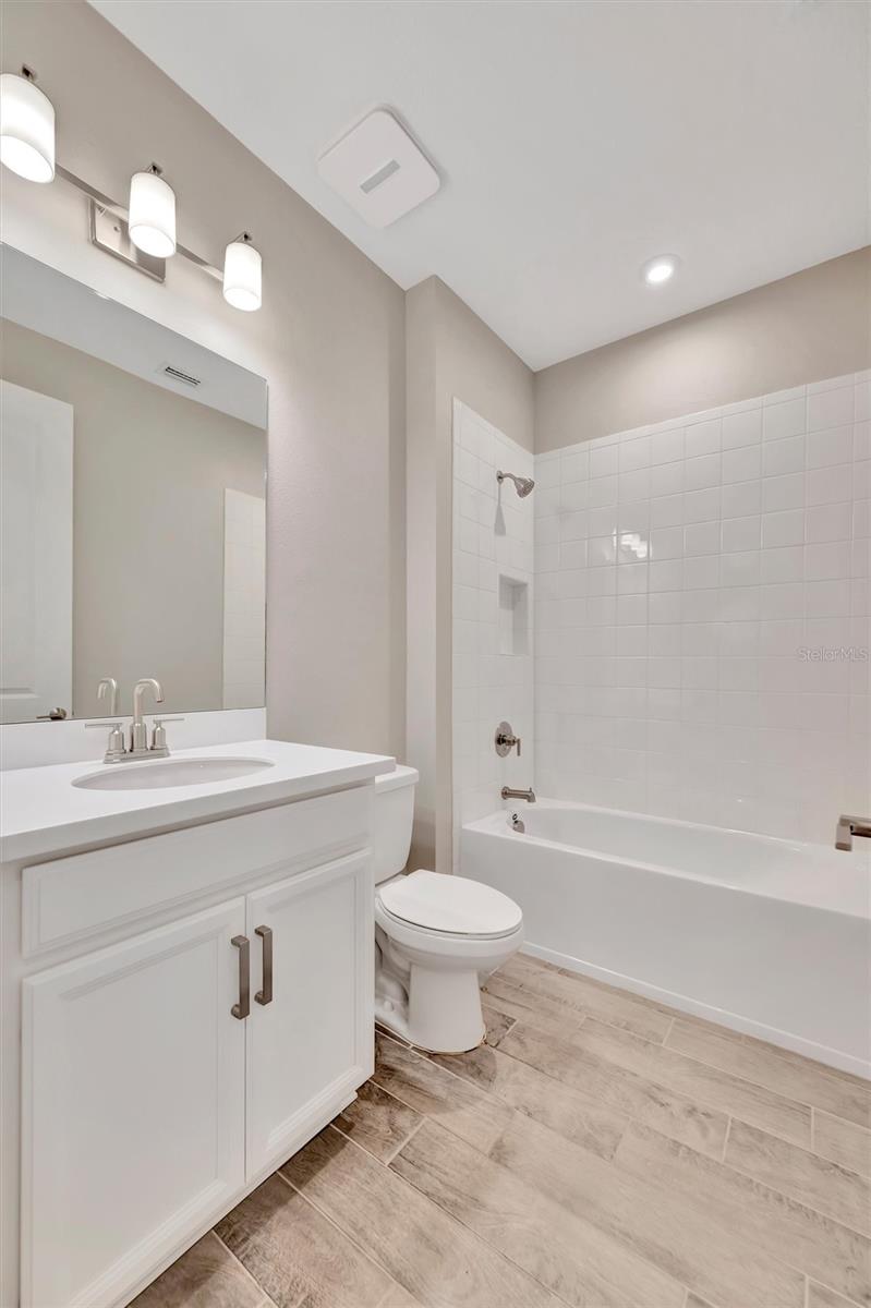 ARTISAN LAKES ESPLANADE - Residential