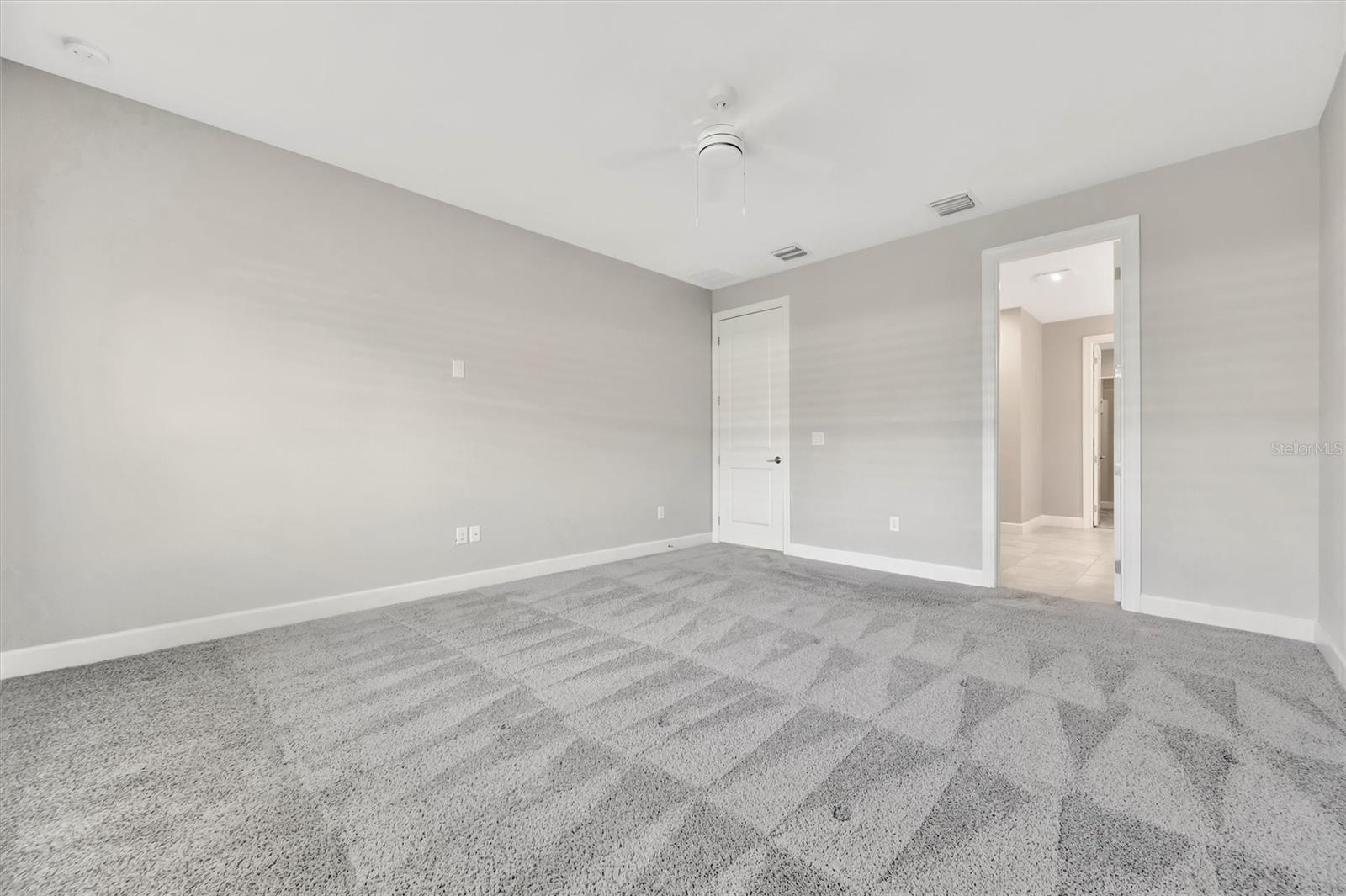 ARTISAN LAKES ESPLANADE - Residential