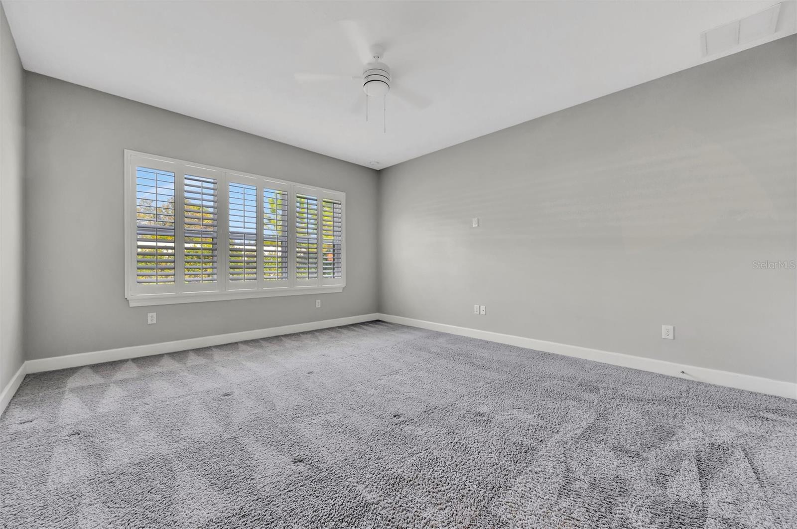 ARTISAN LAKES ESPLANADE - Residential