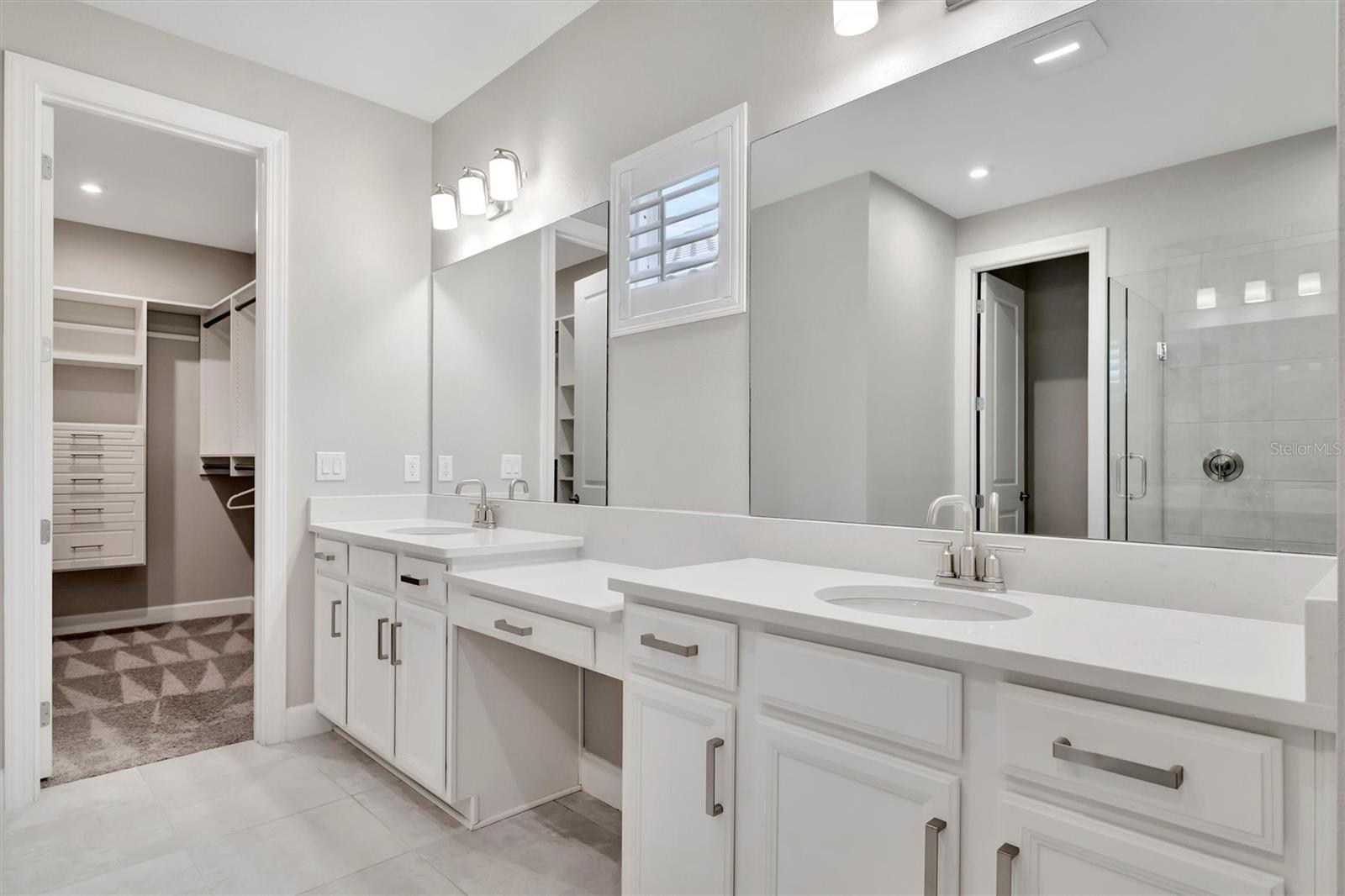 ARTISAN LAKES ESPLANADE - Residential