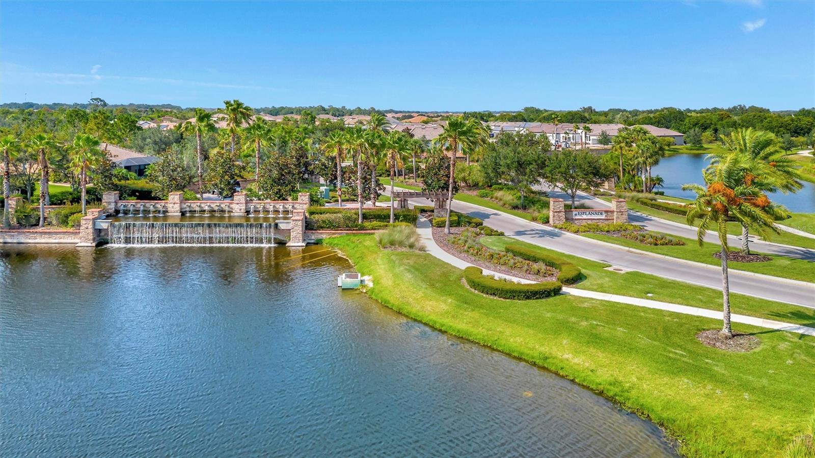 ARTISAN LAKES ESPLANADE - Residential