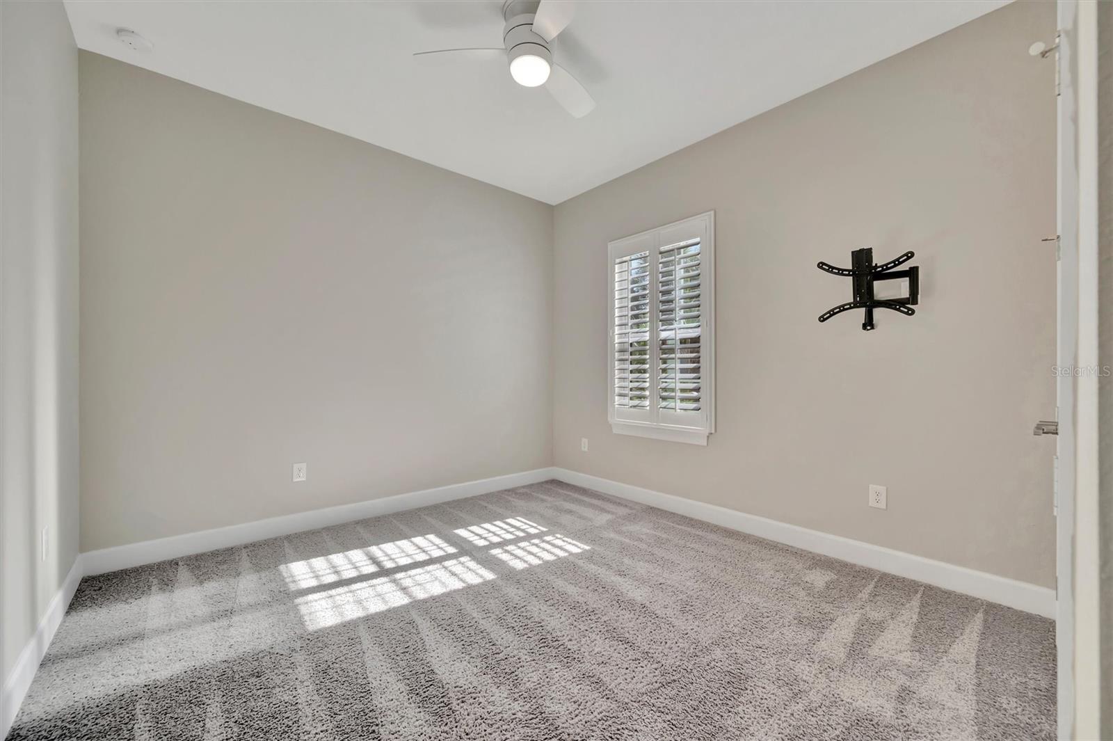 ARTISAN LAKES ESPLANADE - Residential