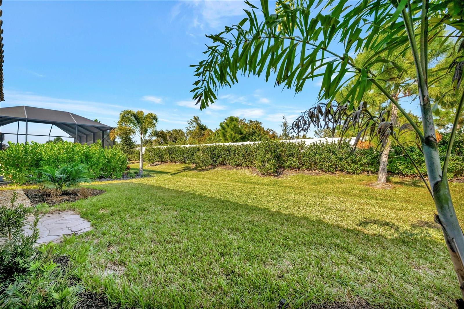 ARTISAN LAKES ESPLANADE - Residential