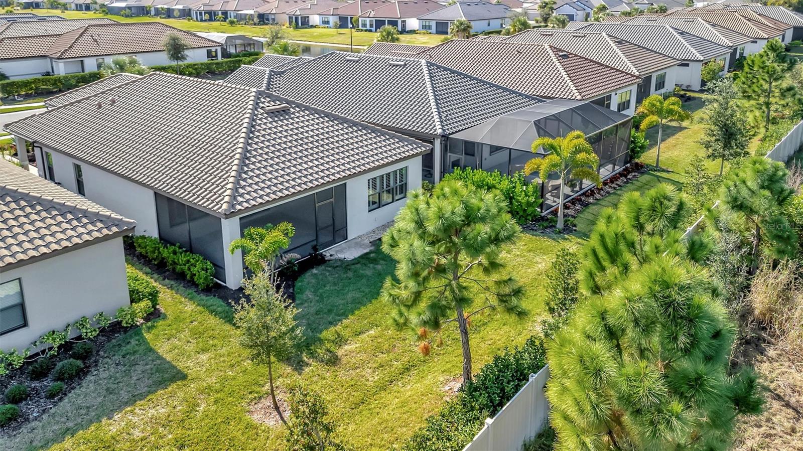 ARTISAN LAKES ESPLANADE - Residential