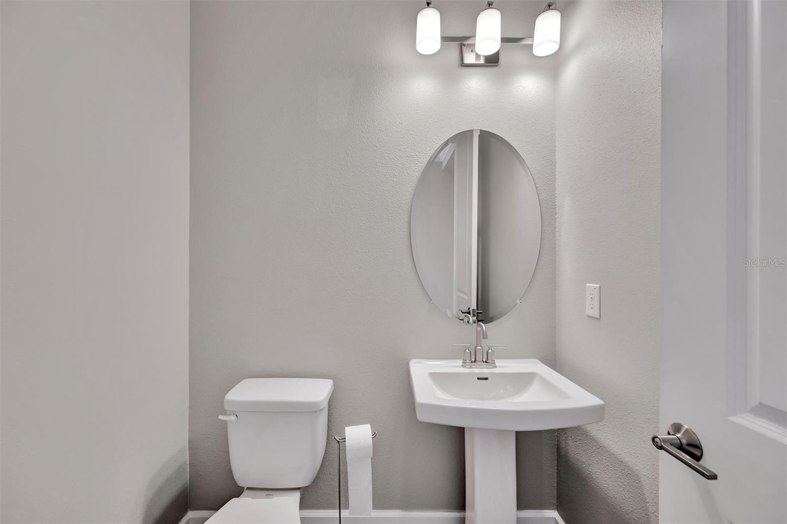 ARTISAN LAKES ESPLANADE - Residential