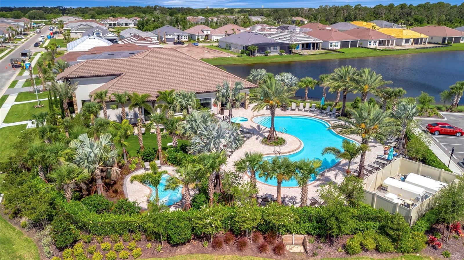 ARTISAN LAKES ESPLANADE - Residential