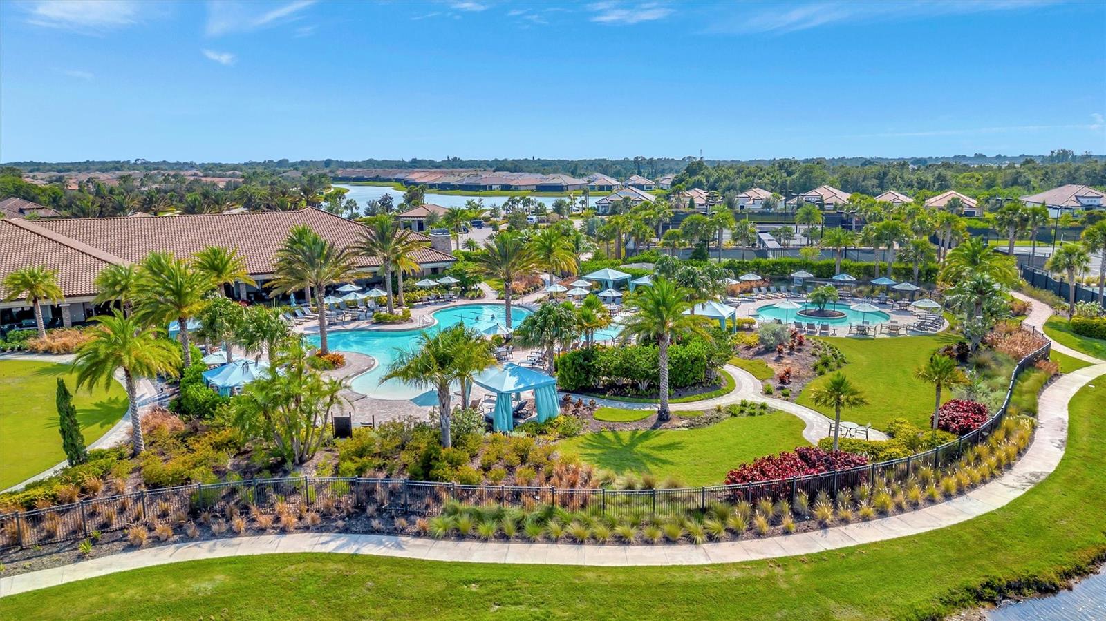 ARTISAN LAKES ESPLANADE - Residential