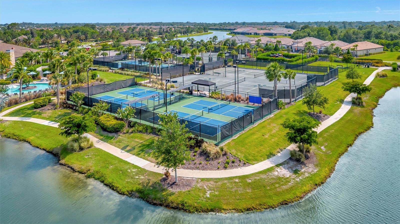 ARTISAN LAKES ESPLANADE - Residential