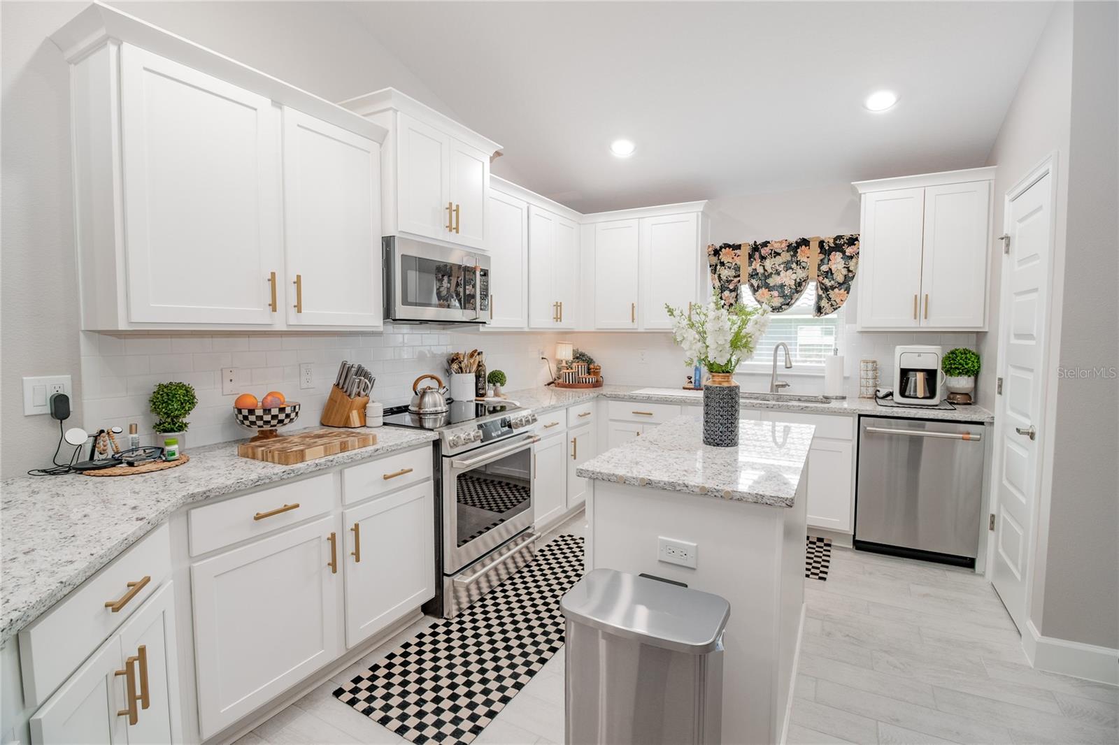 LAKE JULIANA ESTATES - Residential