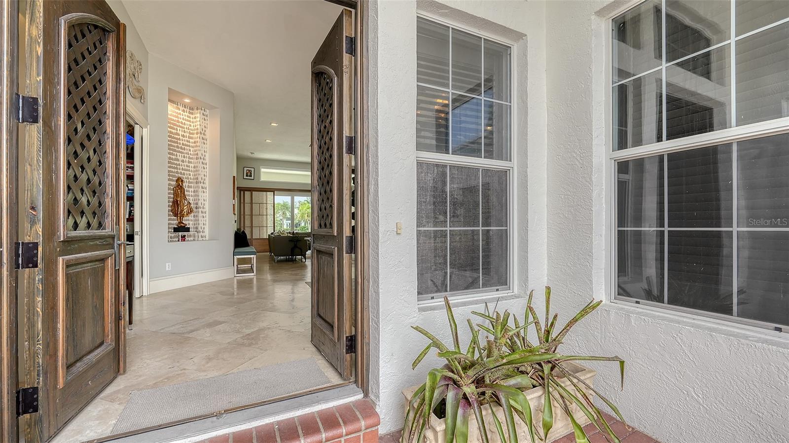 3613 FAIR OAKS PLACE