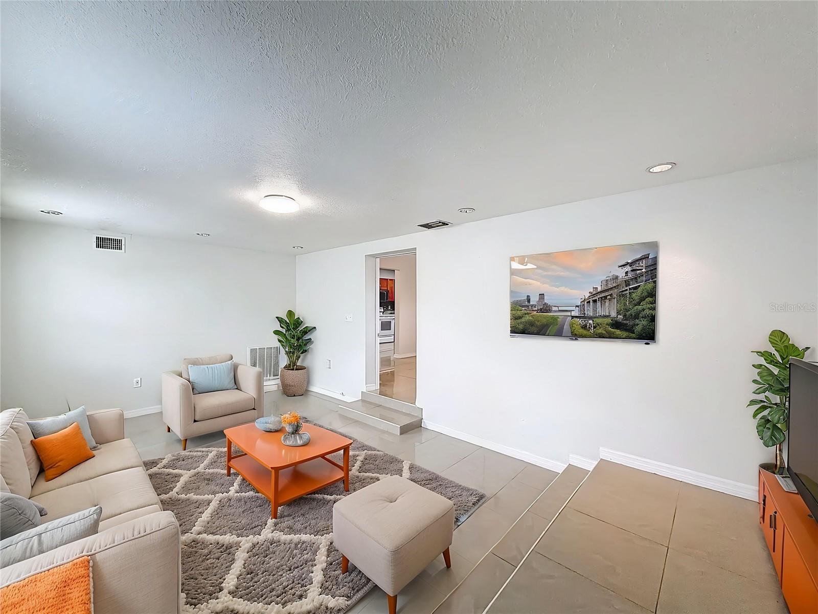 NEWPORT UNIT 1 - Residential