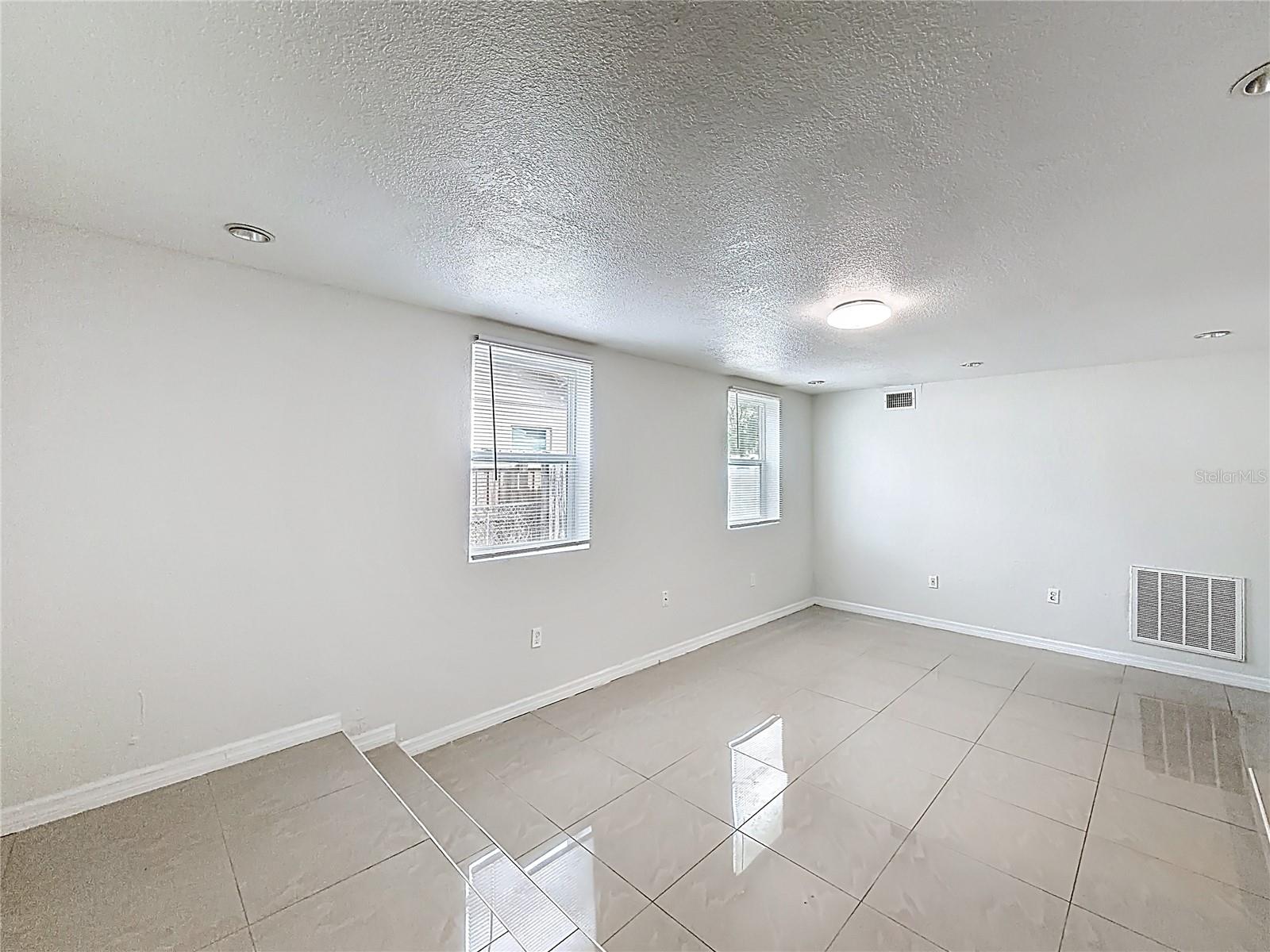 NEWPORT UNIT 1 - Residential