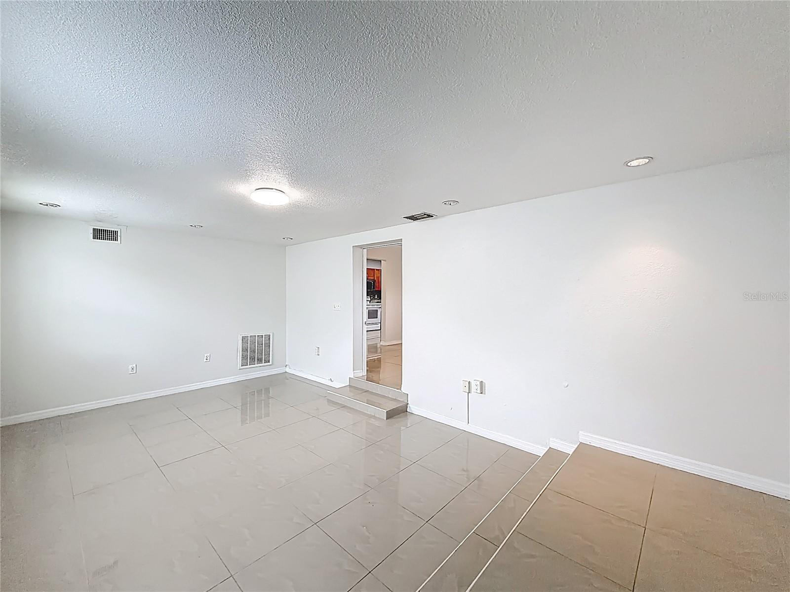 NEWPORT UNIT 1 - Residential