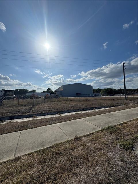 Tiny photo for 2628 Us-441/27, Fruitland Park, FL 34731 (MLS # G5097832)