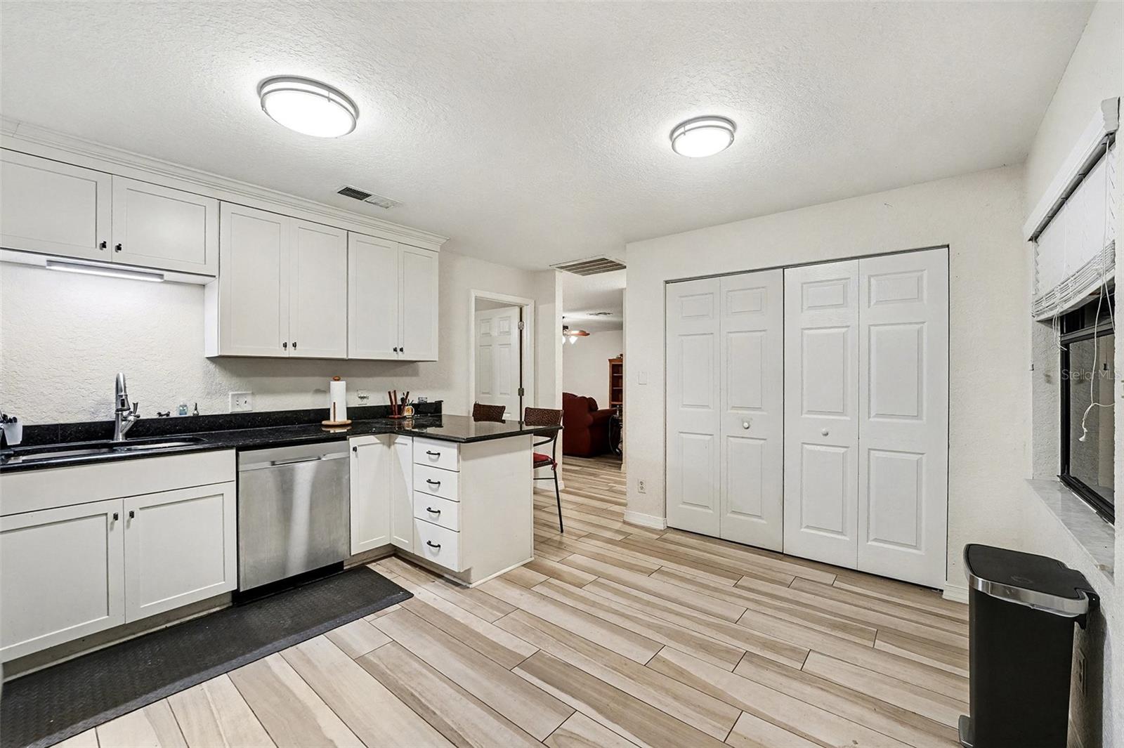 LENA VISTA SUB - Residential