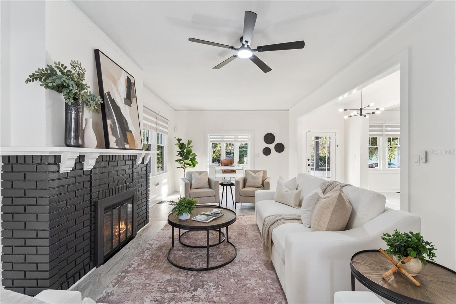 803 E HARWOOD STREET