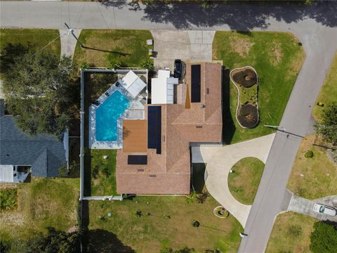 A home in AUBURNDALE