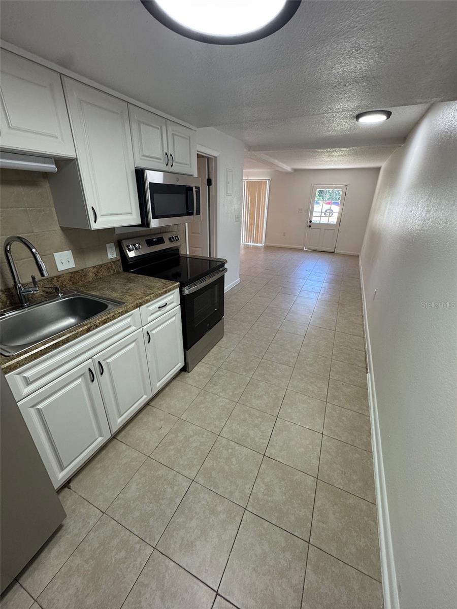 BRIARWOOD APARTMENTS - Residential Lease