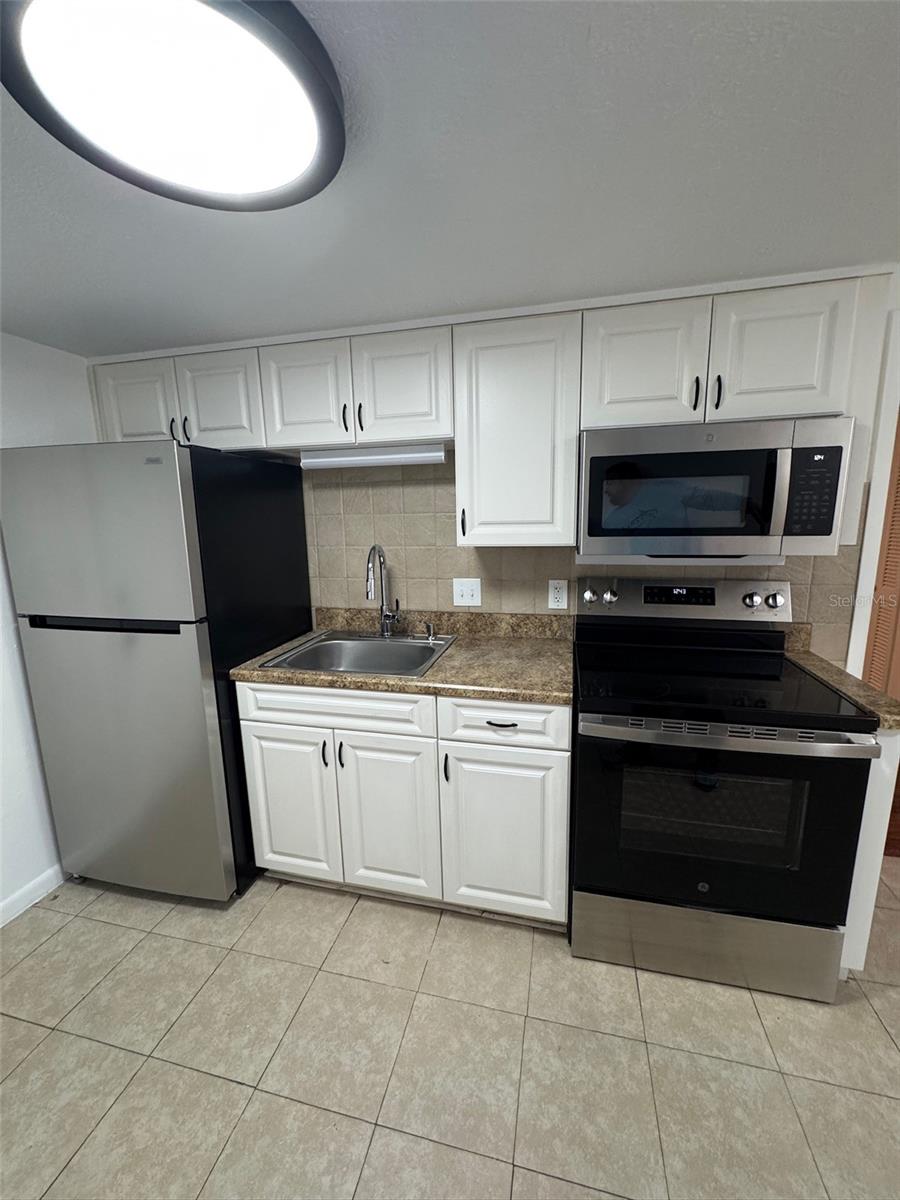 BRIARWOOD APARTMENTS - Residential Lease