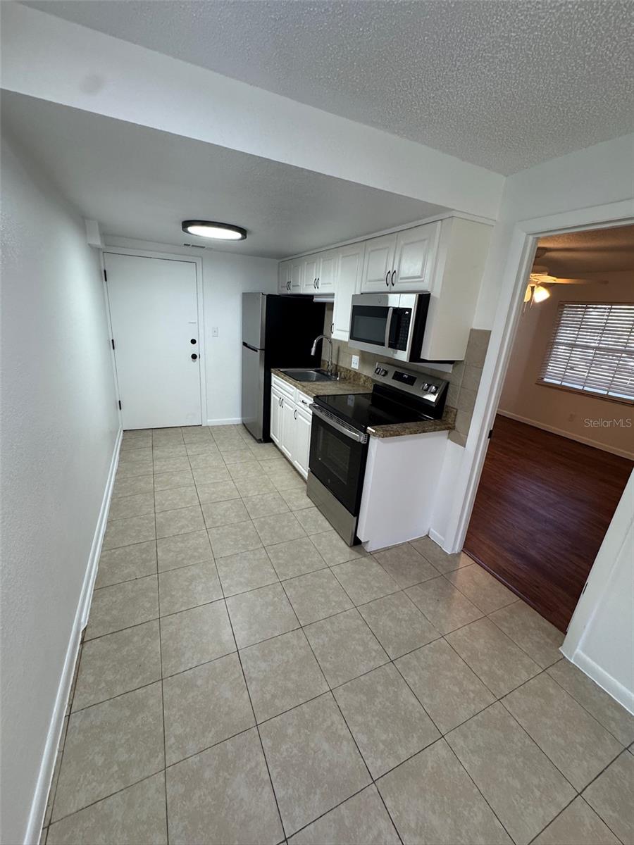 BRIARWOOD APARTMENTS - Residential Lease