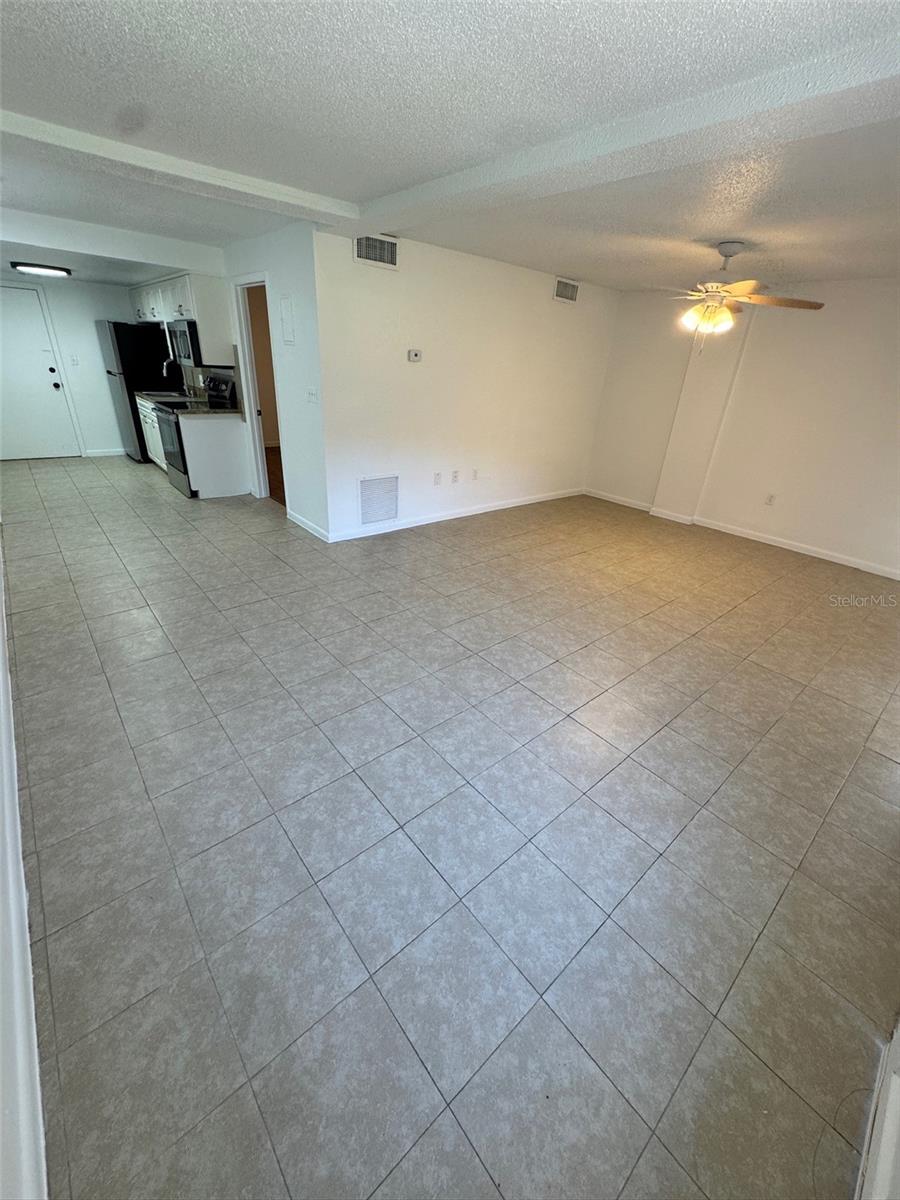 BRIARWOOD APARTMENTS - Residential Lease