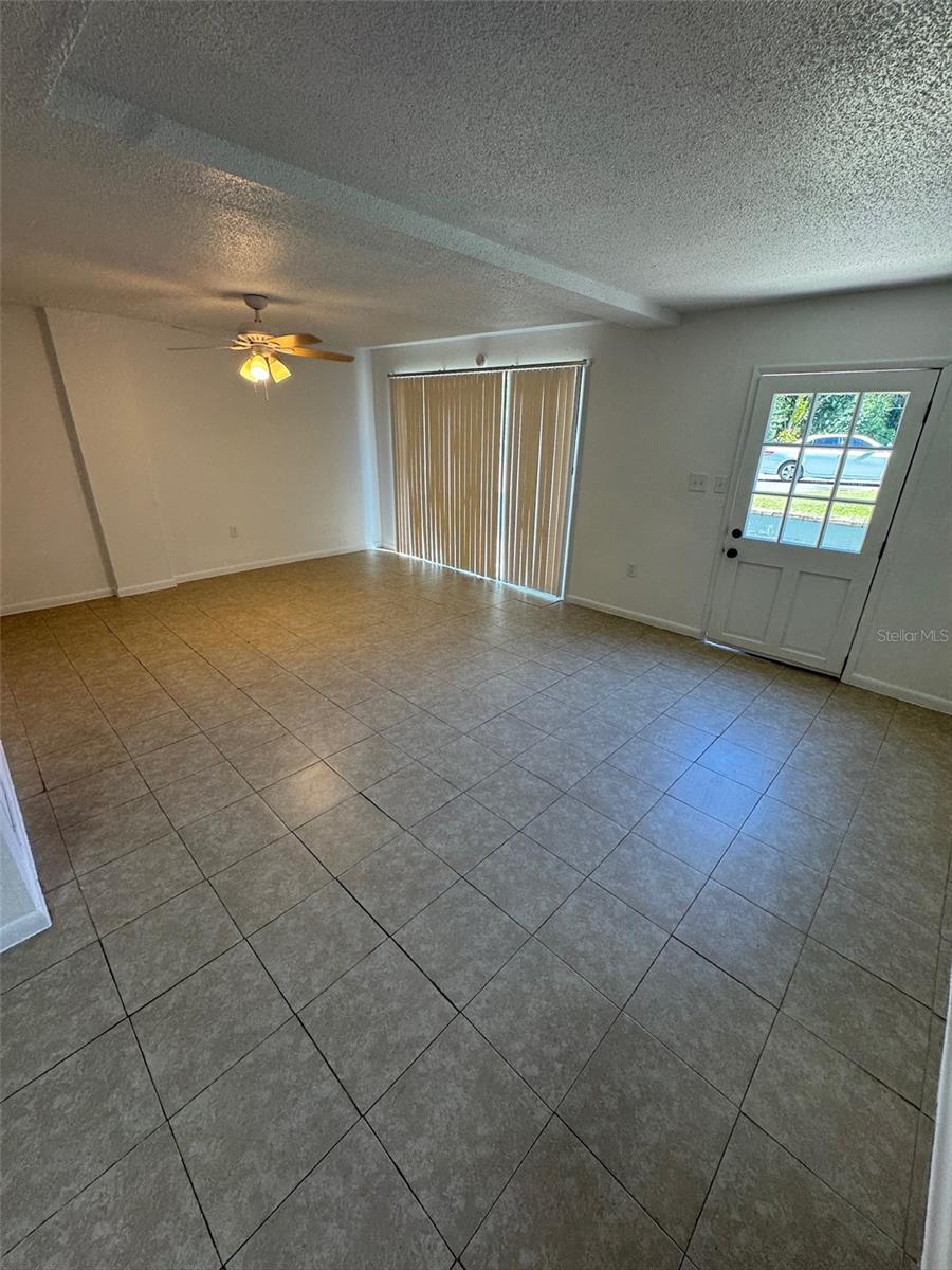 BRIARWOOD APARTMENTS - Residential Lease