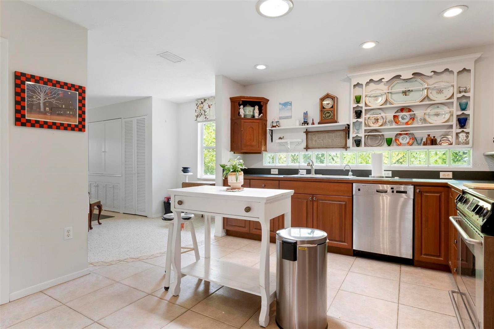 BAYSHORE ESTATES - Residential