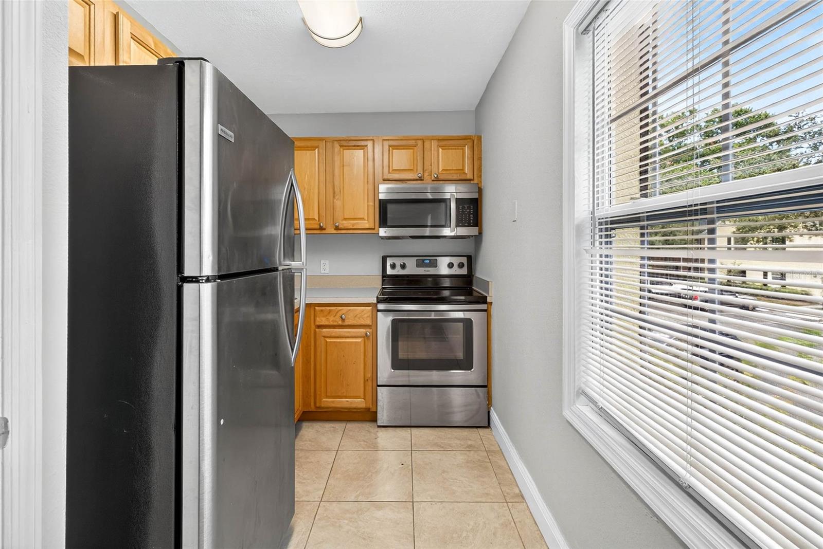 WHISPERING OAKS - Residential